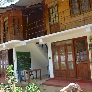 White House Riverside Retreat Guest house